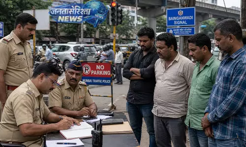 Deonar : अवैध पार्किंग व वसूली के आरोप में चार लोगों पर केस दर्ज