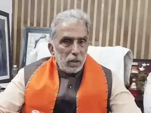 Faridabad: केंद्रीय मंत्री ने सांसद को दी मर्यादित भाषा की सलाह Faridabad: केंद्रीय मंत्री ने सांसद को दी मर्यादित भाषा की सलाह