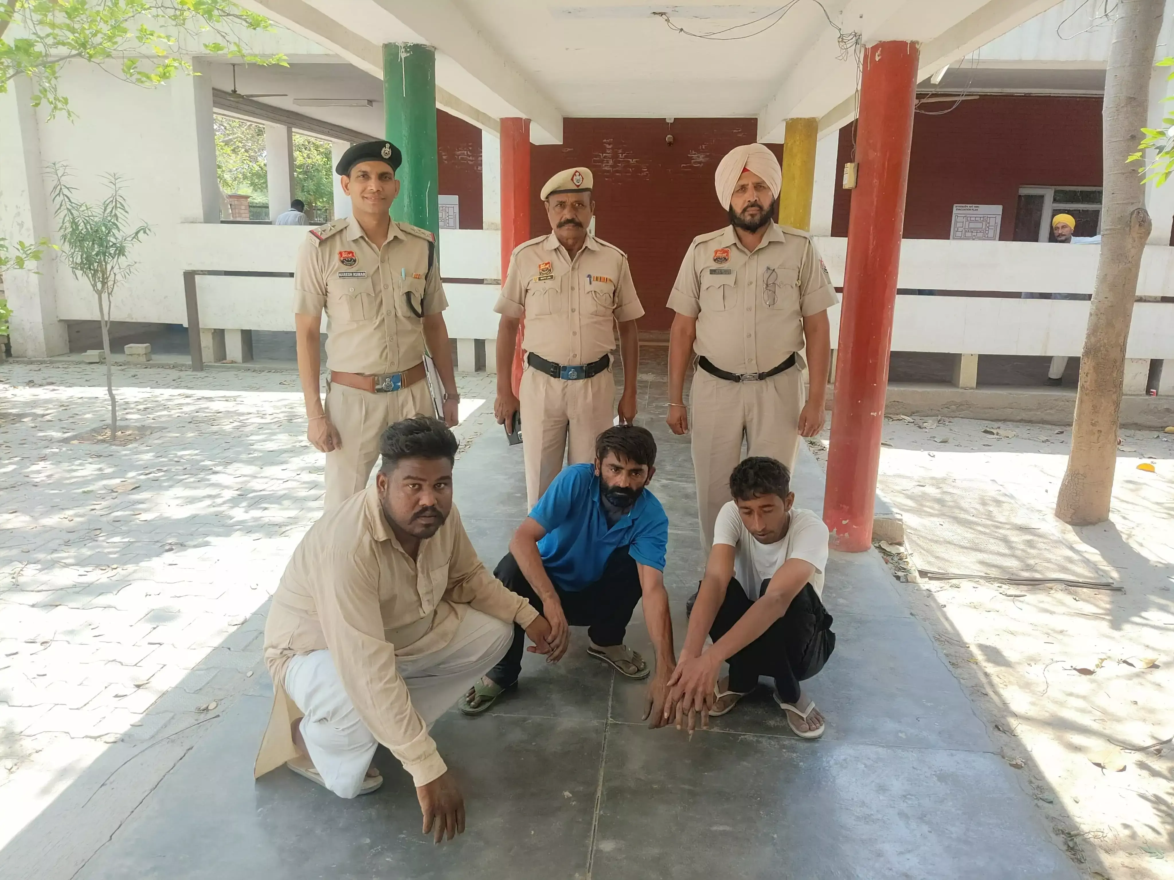 Sirsa: नकली विवाह रैकेट का पर्दाफाश, तीन गिरफ्त में Sirsa: नकली विवाह रैकेट का पर्दाफाश, तीन गिरफ्त में