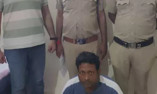 Gurugram: शराब के लिए पैसे न देने पर पति गिरफ्तार Gurugram: शराब के लिए पैसे न देने पर पति गिरफ्तार