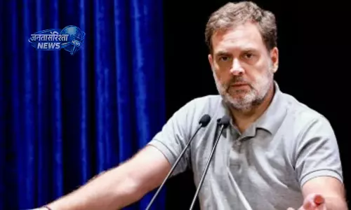 राहुल गांधी का BJP पर ‘वोट चोरी’ का आरोप, चुनावी पारदर्शिता पर उठाए सवाल राहुल गांधी का BJP पर ‘वोट चोरी’ का आरोप, चुनावी पारदर्शिता पर उठाए सवाल