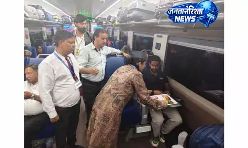 यात्रियों की भारी भीड़ से चमका Jammu-Srinagar वंदे भारत एक्सप्रेस