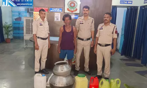 पुलिस का ऑपरेशन आघात, 50 लीटर महुआ शराब के साथ आरोपी गिरफ्तार