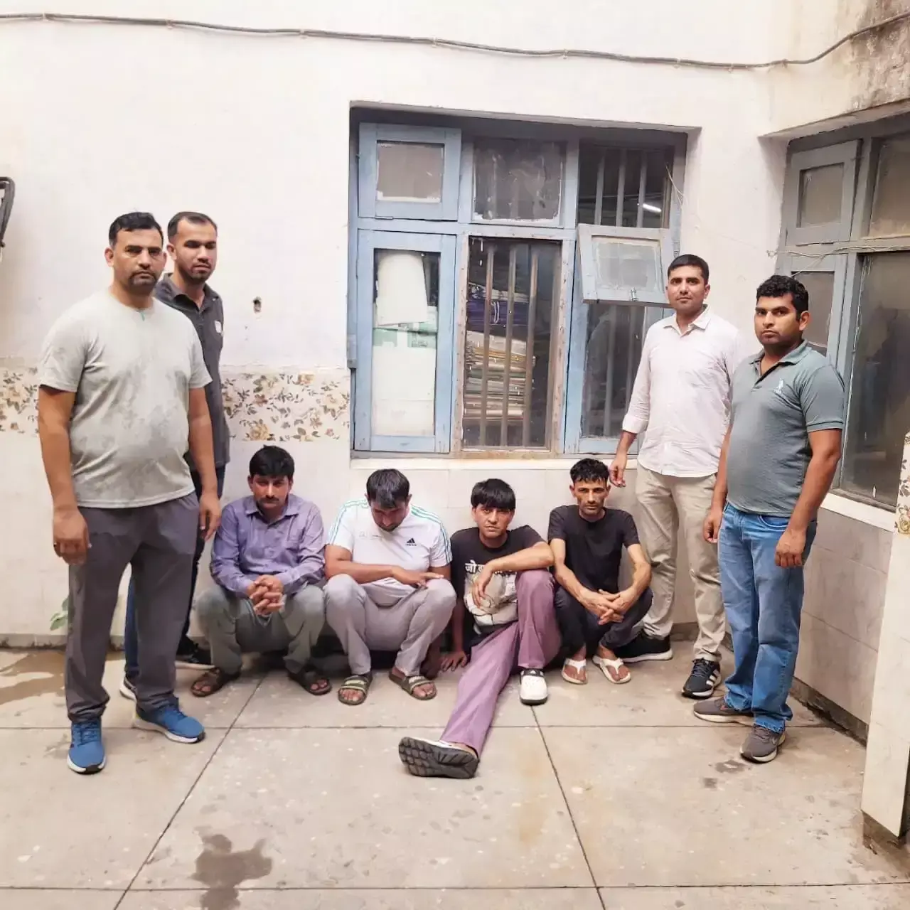 Gurugram: गुरुग्राम फायरिंग केस में पुलिस की बड़ी कार्रवाई Gurugram: गुरुग्राम फायरिंग केस में पुलिस की बड़ी कार्रवाई