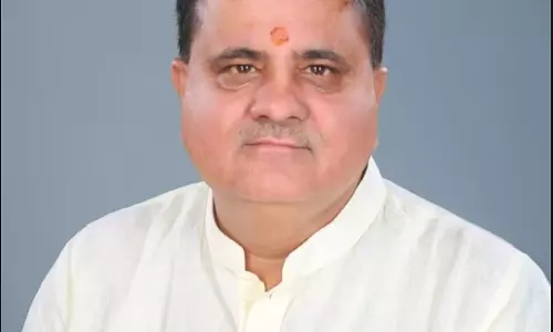 Dehradun: महिला आरक्षण पर महेंद्र भट्ट का बयान, जनता दे रही सीख Dehradun: महिला आरक्षण पर महेंद्र भट्ट का बयान, जनता दे रही सीख