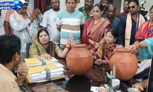 Bolangir में जल संकट पर बीजद पार्षदों ने किया प्रदर्शन