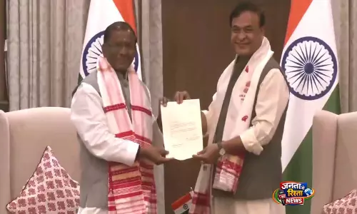 असम में BJP की लगातार तीसरी जीत के बाद हिमंत बिस्वा सरमा ने राज्यपाल को अपना इस्तीफ़ा सौंपा