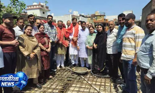 Jammu: वार्ड 33 में नए विकास कार्यों की शुरुआत, अरविंद ने किया उद्घाटन Jammu: वार्ड 33 में नए विकास कार्यों की शुरुआत, अरविंद ने किया उद्घाटन
