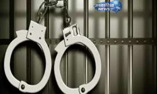 Kerala : ऑनलाइन स्टिमुलेंट बिक्री का भंडाफोड़, थोडुपुझा में युवक गिरफ्तार Kerala : ऑनलाइन स्टिमुलेंट बिक्री का भंडाफोड़, थोडुपुझा में युवक गिरफ्तार