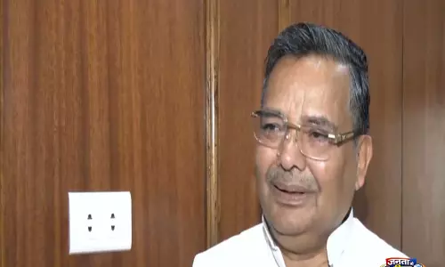 लोकतंत्र की खूबसूरती का अपमान: ममता के चुनाव नतीजों की अवहेलना पर UP के मंत्री जयवीर सिंह लोकतंत्र की खूबसूरती का अपमान: ममता के चुनाव नतीजों की अवहेलना पर UP के मंत्री जयवीर सिंह