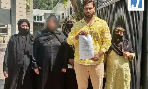 विवाद खड़ा: चौथे निकाह पर बवाल, 70 साल का नेता चर्चा में है...मचा है हड़कंप विवाद खड़ा: चौथे निकाह पर बवाल, 70 साल का नेता चर्चा में है...मचा है हड़कंप