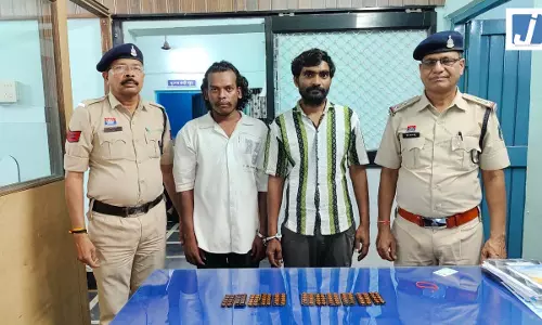 जोरा पानी टंकी के पास नशे की गोली बेचने ग्राहक तलाशते पकड़े गए 2 युवक