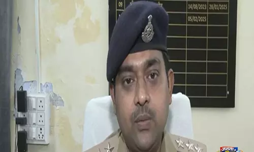 Madhya Pradesh: ग्वालियर में कार के बिजली के खंभे से टकराने से दो लोग जिंदा जल गए, एक घायल Madhya Pradesh: ग्वालियर में कार के बिजली के खंभे से टकराने से दो लोग जिंदा जल गए, एक घायल
