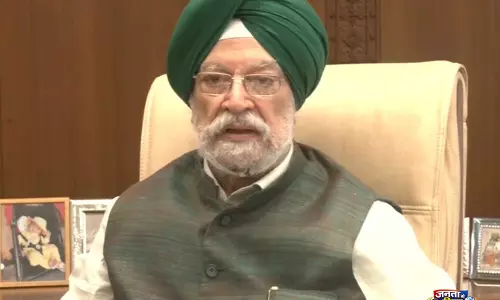 हरदीप सिंह पुरी ने दोहरे बम धमाकों के लिए बीजेपी पर आरोप लगाने के लिए पंजाब के CM की आलोचना की हरदीप सिंह पुरी ने दोहरे बम धमाकों के लिए बीजेपी पर आरोप लगाने के लिए पंजाब के CM की आलोचना की