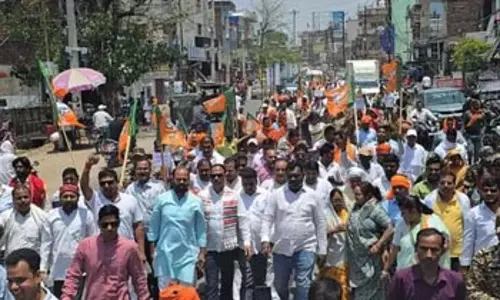 बिजली और पानी संकट के मुद्दे पर पलामू में भाजपा ने किया जोरदार प्रदर्शन बिजली और पानी संकट के मुद्दे पर पलामू में भाजपा ने किया जोरदार प्रदर्शन