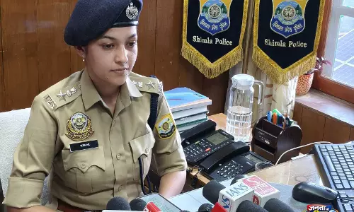 रोहड़ू कोर्ट को बम से उड़ाने की धमकी वाले पोस्टर से लोगों में चिंता, SDM शिमला पुलिस ने जांच शुरू की रोहड़ू कोर्ट को बम से उड़ाने की धमकी वाले पोस्टर से लोगों में चिंता, SDM शिमला पुलिस ने जांच शुरू की