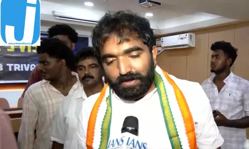 पुथुप्पल्ली सीट से जीत के बाद चांडी ओमन का बयान, यूडीएफ को मिला जनसमर्थन पुथुप्पल्ली सीट से जीत के बाद चांडी ओमन का बयान, यूडीएफ को मिला जनसमर्थन
