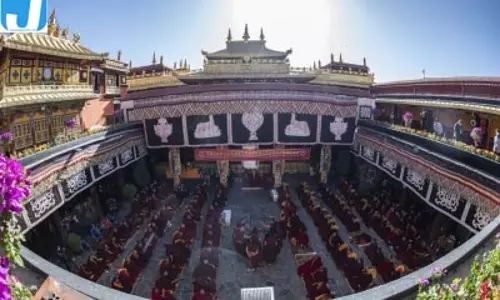 तिब्बत में हर चीज तय स्क्रिप्ट के मुताबिक, बाहरी लोगों की पहुंच पर कड़ा पहरा : रिपोर्ट तिब्बत में हर चीज तय स्क्रिप्ट के मुताबिक, बाहरी लोगों की पहुंच पर कड़ा पहरा : रिपोर्ट