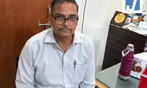 ACB ने 8 हजार रिश्वत लेते हुए कृषि अधिकारी को किया गिरफ्तार ACB ने 8 हजार रिश्वत लेते हुए कृषि अधिकारी को किया गिरफ्तार