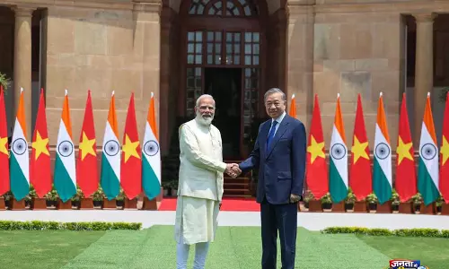 Vietnam और भारत ने संबंधों को बढ़ाकर व्यापक रणनीतिक साझेदारी की, 13 MoU पर साइन किए