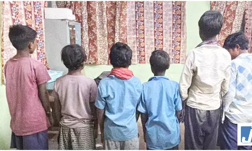 माता-पिता ने ही दलाल को बेच दिए अपने कलेजे के टुकड़े, पुलिस ने 6 मासूमों को सुरक्षित रेस्क्यू किया माता-पिता ने ही दलाल को बेच दिए अपने कलेजे के टुकड़े, पुलिस ने 6 मासूमों को सुरक्षित रेस्क्यू किया