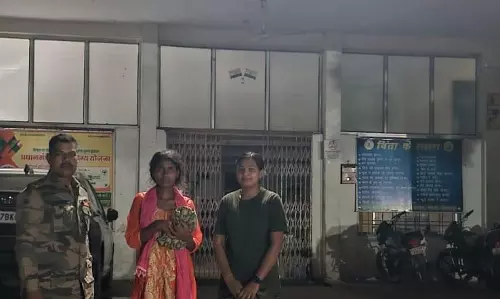मानसिक रूप से अस्वस्थ महिला का सुरक्षित रेस्क्यू मानसिक रूप से अस्वस्थ महिला का सुरक्षित रेस्क्यू