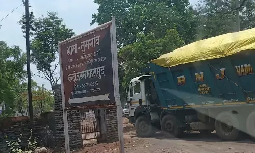 महासमुंद में अवैध रेत-मुरुम परिवहन पर बड़ी कार्रवाई, तीन हाईवा जब्त महासमुंद में अवैध रेत-मुरुम परिवहन पर बड़ी कार्रवाई, तीन हाईवा जब्त