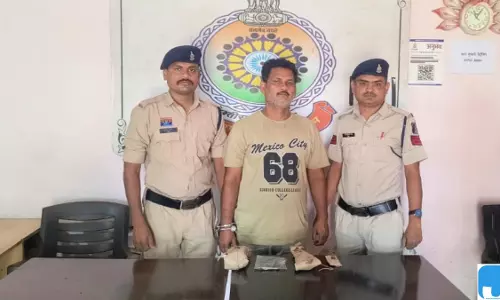देशी कट्टा और जिंदा कारतूस के साथ युवक गिरफ्तार देशी कट्टा और जिंदा कारतूस के साथ युवक गिरफ्तार