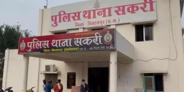 लॉकअप में बंद हिस्ट्रीशीटर हुआ Instagram में Live, खुद को बिलासपुर का किंग बताया लॉकअप में बंद हिस्ट्रीशीटर हुआ Instagram में Live, खुद को बिलासपुर का किंग बताया