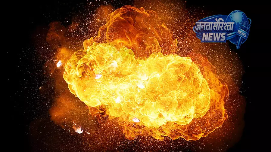 Nuh के तौरू सबडिवीजन में भीषण आग, कपड़े और कॉस्मेटिक गोदाम में करोड़ों के नुकसान की आशंका Nuh के तौरू सबडिवीजन में भीषण आग, कपड़े और कॉस्मेटिक गोदाम में करोड़ों के नुकसान की आशंका