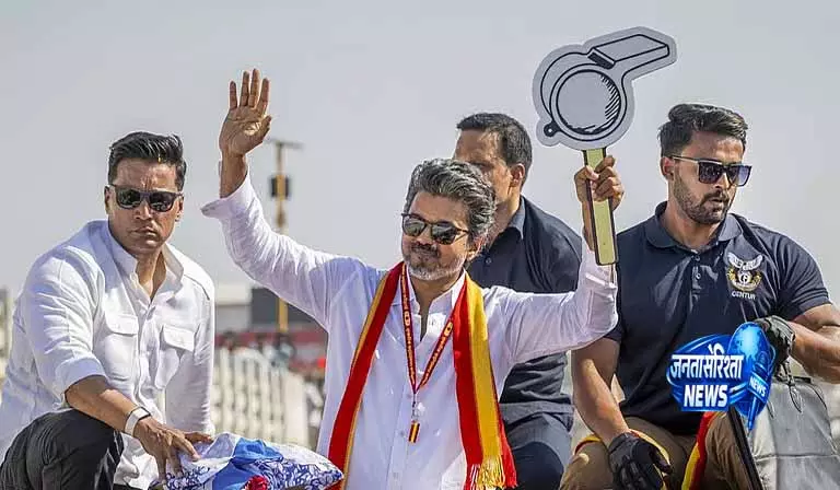 AIADMK और DMK को कुल मिलाकर 25 परसेंट वोट का नुकसान AIADMK और DMK को कुल मिलाकर 25 परसेंट वोट का नुकसान