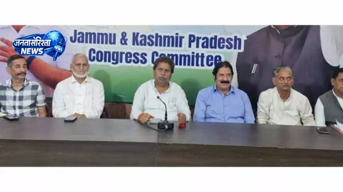 Jammu: भल्ला ने पार्टी मीटिंग में सिविक मुद्दों पर चर्चा की Jammu: भल्ला ने पार्टी मीटिंग में सिविक मुद्दों पर चर्चा की