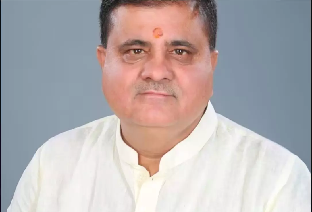 Dehradun: महिला आरक्षण पर महेंद्र भट्ट का बयान, जनता दे रही सीख Dehradun: महिला आरक्षण पर महेंद्र भट्ट का बयान, जनता दे रही सीख