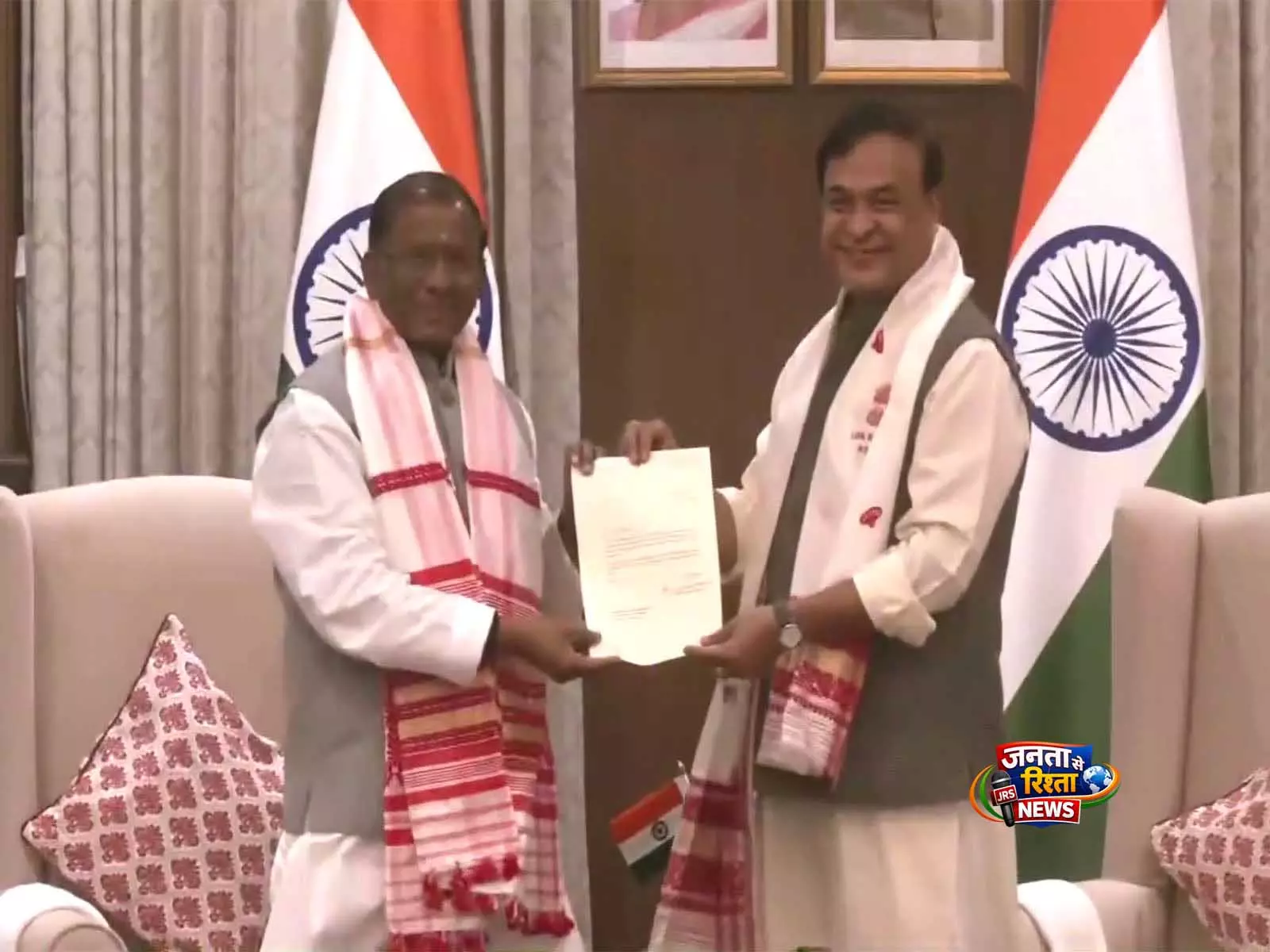 असम में BJP की लगातार तीसरी जीत के बाद हिमंत बिस्वा सरमा ने राज्यपाल को अपना इस्तीफ़ा सौंपा असम में BJP की लगातार तीसरी जीत के बाद हिमंत बिस्वा सरमा ने राज्यपाल को अपना इस्तीफ़ा सौंपा
