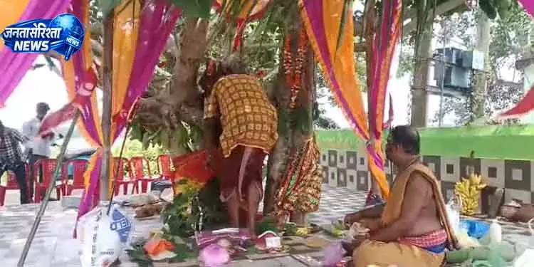 Puri वायरल शादी: बरगद और पीपल की रस्म Puri वायरल शादी: बरगद और पीपल की रस्म