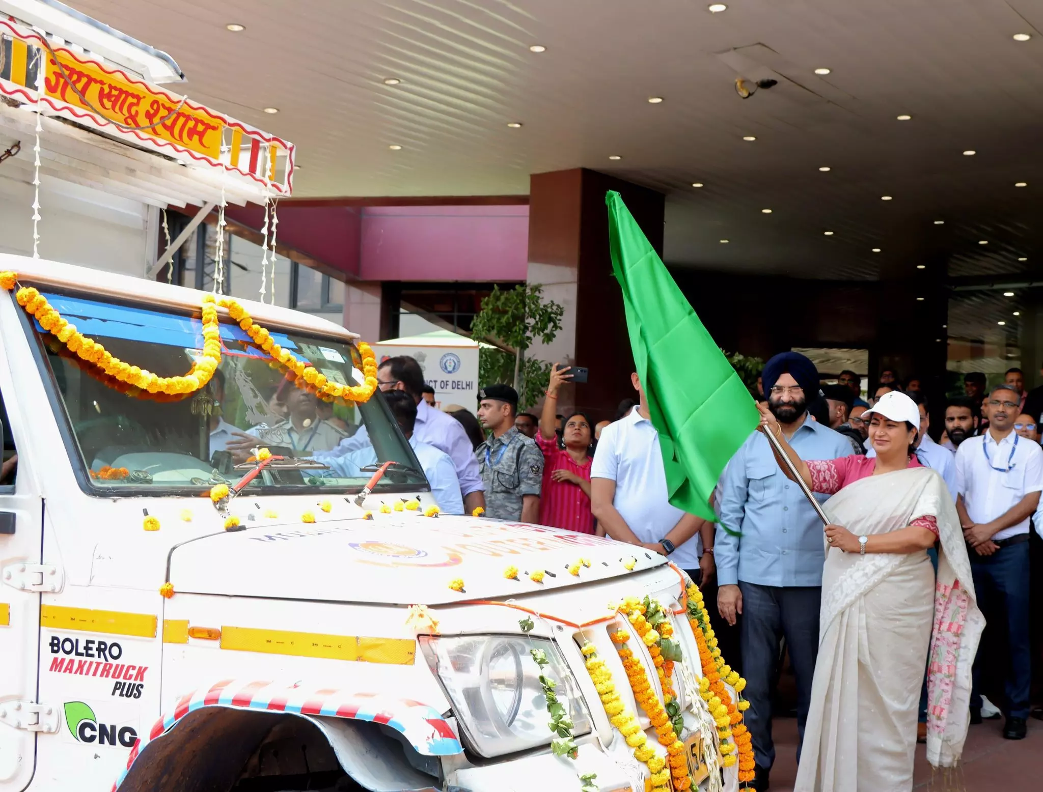 New Delhi: मुख्यमंत्री रेखा गुप्ता ने लॉन्च की 13 मोबाइल हीट रिलीफ यूनिट्स, हीटवेव से मिलेगी राहत New Delhi: मुख्यमंत्री रेखा गुप्ता ने लॉन्च की 13 मोबाइल हीट रिलीफ यूनिट्स, हीटवेव से मिलेगी राहत