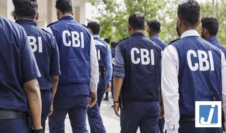 साइबर गुलामी के लिए भारतीयों की तस्करी करने वाले नेटवर्क का भंडाफोड़, CBI की 9 जगहों पर छापेमारी साइबर गुलामी के लिए भारतीयों की तस्करी करने वाले नेटवर्क का भंडाफोड़, CBI की 9 जगहों पर छापेमारी