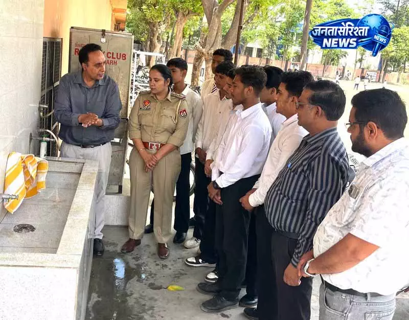 Ludhiana: स्वास्थ्य सुरक्षा के लिए हाथ धोने का संदेश फैलाता हेल्थ डिपार्टमेंट Ludhiana: स्वास्थ्य सुरक्षा के लिए हाथ धोने का संदेश फैलाता हेल्थ डिपार्टमेंट