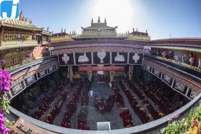 तिब्बत में हर चीज तय स्क्रिप्ट के मुताबिक, बाहरी लोगों की पहुंच पर कड़ा पहरा : रिपोर्ट तिब्बत में हर चीज तय स्क्रिप्ट के मुताबिक, बाहरी लोगों की पहुंच पर कड़ा पहरा : रिपोर्ट