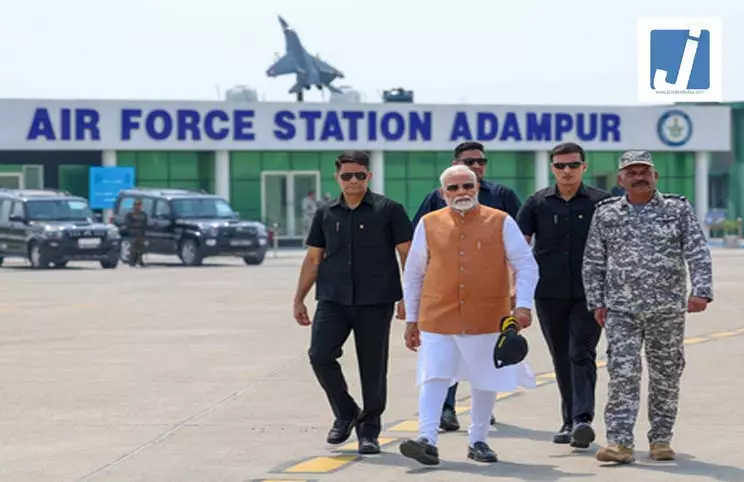 ऑपरेशन सिंदूर के एक साल: आतंकवाद पर कड़ा प्रहार, भारत की सैन्य कार्रवाई से पाकिस्तान धराशायी ऑपरेशन सिंदूर के एक साल: आतंकवाद पर कड़ा प्रहार, भारत की सैन्य कार्रवाई से पाकिस्तान धराशायी