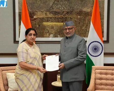 उपमुख्यमंत्री सुनेत्रा पवार का राज्यसभा से इस्तीफा, उपराष्ट्रपति ने किया मंजूर उपमुख्यमंत्री सुनेत्रा पवार का राज्यसभा से इस्तीफा, उपराष्ट्रपति ने किया मंजूर