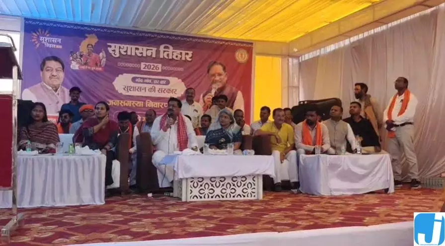 अवैध शराब कारोबार पर मंत्री दयाल दास बघेल सख्त अवैध शराब कारोबार पर मंत्री दयाल दास बघेल सख्त