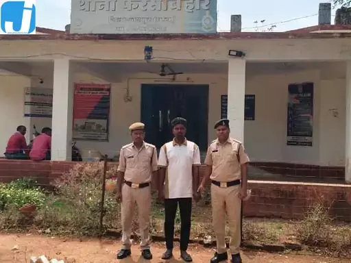 शादी का झांसा देकर युवती से 3 साल तक दुष्कर्म, आरोपी गिरफ्तार शादी का झांसा देकर युवती से 3 साल तक दुष्कर्म, आरोपी गिरफ्तार