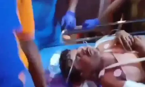 PA हत्याकांड, बंगाल में हमलावर को एनकाउंटर में मार गिराने की मांग PA हत्याकांड, बंगाल में हमलावर को एनकाउंटर में मार गिराने की मांग