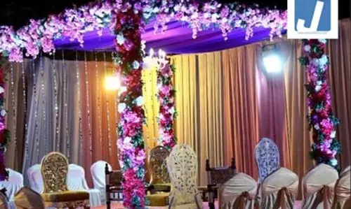 शादी के बीच दूसरी की एंट्री! हुआ तमाशा, और फिर...