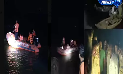 Hamirpur यमुना हादसा: छह लोग नाव पलटने के बाद लापता Hamirpur यमुना हादसा: छह लोग नाव पलटने के बाद लापता