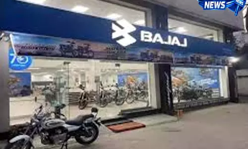 बजाज ऑटो के Q4 नेट प्रॉफिट में 34% बढ़ोतरी, शेयर 3% ऊपर, ₹5,633 Cr बायबैक की घोषणा