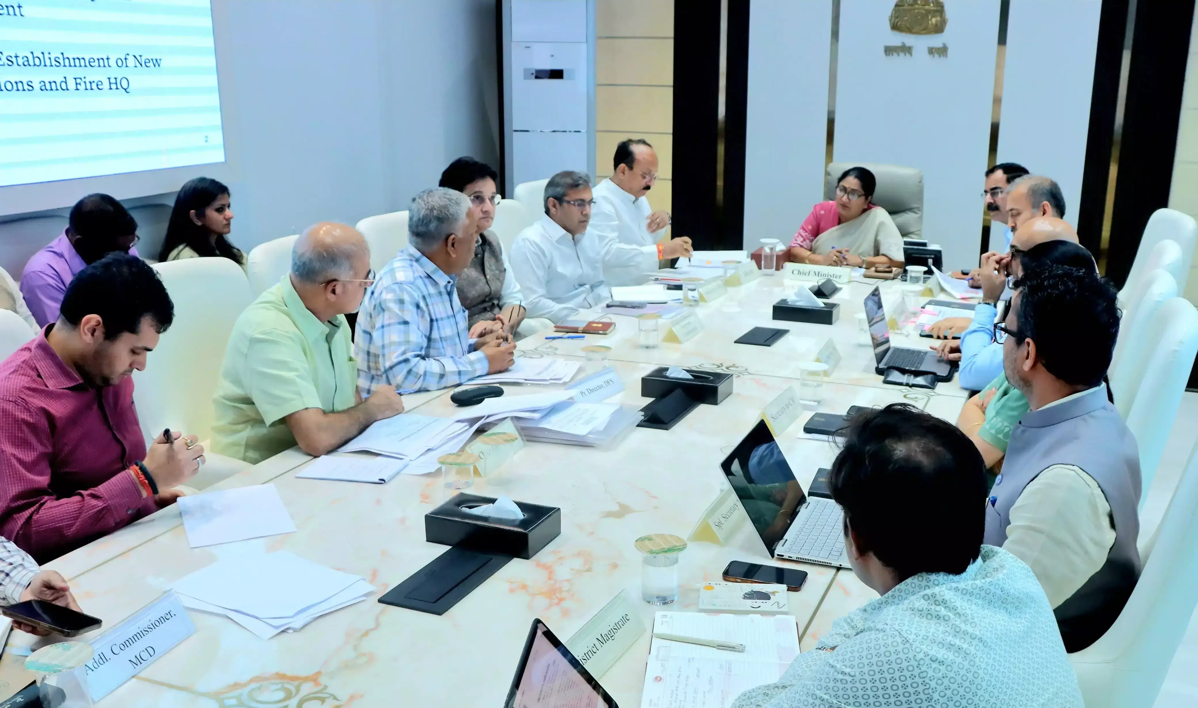 New Delhi: रेखा गुप्ता ने फायर फाइटिंग मास्टर प्लान की घोषणा की New Delhi: रेखा गुप्ता ने फायर फाइटिंग मास्टर प्लान की घोषणा की