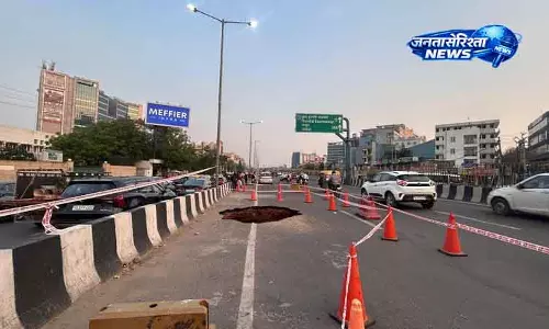 Gurugram: सोहना हाईवे धंसने से सीवर संकट की गंभीरता सामने Gurugram: सोहना हाईवे धंसने से सीवर संकट की गंभीरता सामने