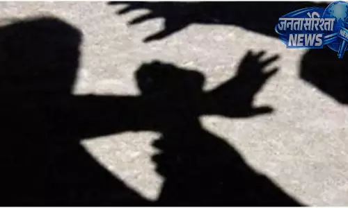 Champawat: नाबालिग के साथ कथित गैंगरेप, तीन आरोपियों पर केस दर्ज, पुलिस ने शुरू की जांच Champawat: नाबालिग के साथ कथित गैंगरेप, तीन आरोपियों पर केस दर्ज, पुलिस ने शुरू की जांच